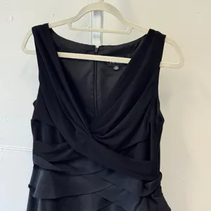 Adrianna Papell 2010s Tiered Ruffle Cocktail Dress Sleeveless V-Neck Size 12‎ thumbnail 3
