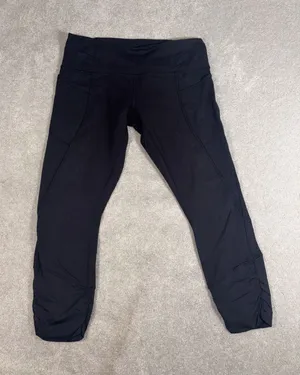lululemon black leggings Size 8 ruched 25in Pockets thumbnail 1