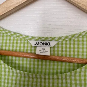 Monki Green And White Gingham Plaid Seersucker Midi Dress Size‎ XS thumbnail 7