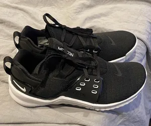 Nike Women’s Metcon Shoes thumbnail 1