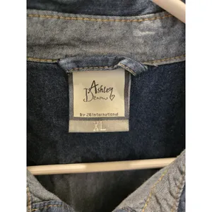 Ashley by 26 International Denim Light Wash Pearl Snap Chambray Western Shirt Y2K thumbnail 4