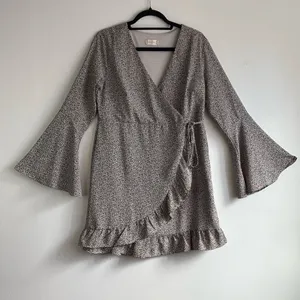 Altar'd State Black and White Bell‎ Sleeves Wrap Dress Size L thumbnail 2