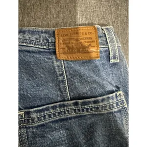 Levi's Premium Ribcage Straight Cargo Style Jeans Sz 26 thumbnail 11