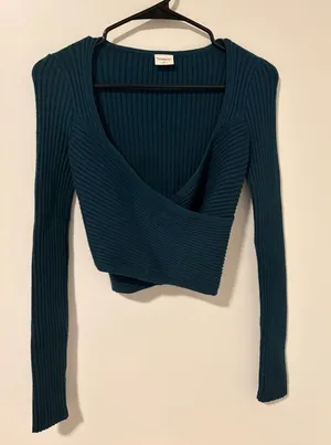 Abercrombie & Fitch Emerald Green Cross Front Sweater Size XS thumbnail 1