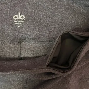 Alo Yoga Size Medium Low Waist Grey Moto Legging Athletic Textured Mesh Pant thumbnail 10