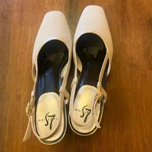 Life Stride Pumps 8 Judith Vanilla Devill Slingback with Buckle Strap Square toe thumbnail 2
