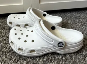 Crocs Shoes Women’s White Clogs Size 6‎ thumbnail 1