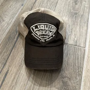 Hat thumbnail 1