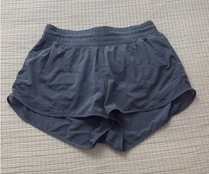 Lululemon Hotty Hot High-Rise 2.5" thumbnail 1