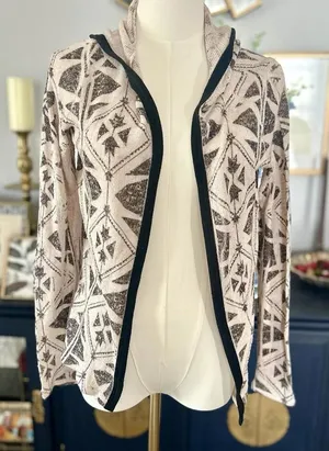 Charlotte Russe Women’s Medium Aztec Geometric Design Long Sleeve Sweater W/Hood thumbnail 1