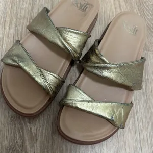 SOFFT‎ | Ainsworth Mirabelle Metal Gold Leather Twisted Strap Platform Sandal, 6 thumbnail 5