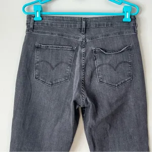 Levi Strauss 721 High Rise Skinny Jean in Faded Black Size 31 thumbnail 7