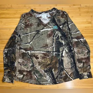 Realtree Women’s Long Sleeve V-Neck Camouflage Outdoor Enthusiast Shirt|Size:L thumbnail 3