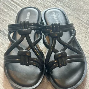 MELISSA SALINAS Women's Wave Sandals in Black thumbnail 3