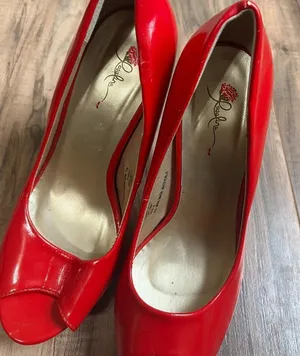 Rosalina size‎ 6 red heels Red thumbnail 1