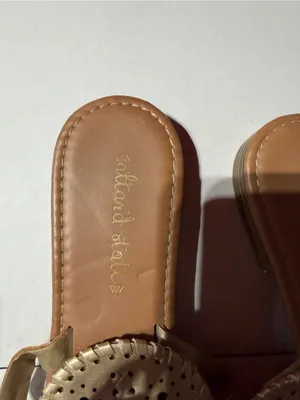 Altar'd State Metallic Gold Circular Medallion Toe-Post Sandals thumbnail 2