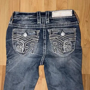 Rock Revival 26 Ferry Women’s Jeans Straight Mid-Rise Boot Cut EUC cowgirl rodeo thumbnail 5