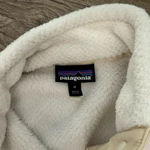 Patagonia‎ 
Women's Re-Tool Snap-T® Pullover size medium thumbnail 4