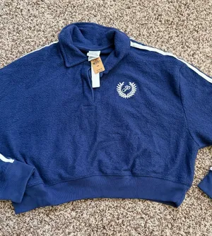 PINK - Victoria's Secret polo style cropped pullover with Laurel Emblem - sz medium NWT thumbnail 1