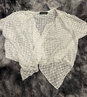 Perceptions White Openwork Crochet Short Sleeve Shrug thumbnail 1