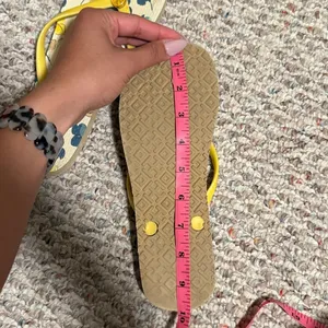 Tory Burch Floral Flip Flops Yellow Floral Slim Strap- Size 8 thumbnail 8