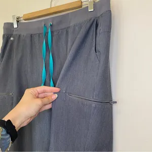 FIGS 7-Pocket Adjustable Ankle Scrub Pants Zippered Back Pockets Gray Sz Large thumbnail 7