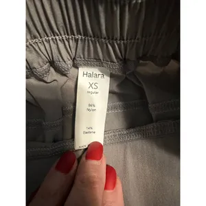 Halara Nylon Joggers Women's Size XS Gray Athleisure Active Activewear Workout thumbnail 3