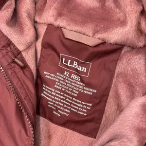 LL Bean Parka Jacket Womens Size XL Fleece Lined Primaloft Quilted Hooded Maroon thumbnail 4