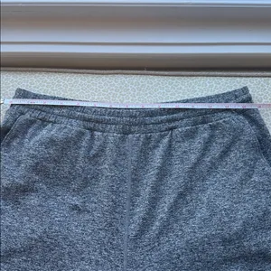 Vuori Gray Women’s Joggers size S thumbnail 9
