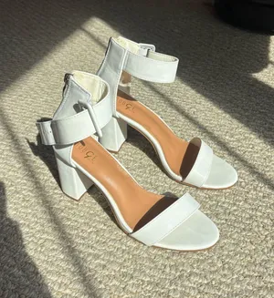 White heels Size 9 thumbnail 1