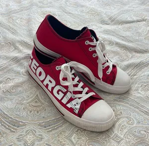 UGA NCAA Red Vintage Sneakers Size 10.5 thumbnail 1