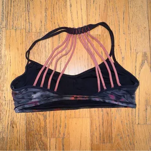 Lululemon Lighten‎ Up Bra Windy Blooms Regal Plum Multi / Naval Blue /Alarming 8 thumbnail 4