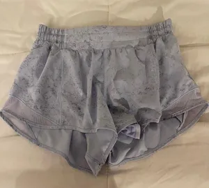 Lululemon Hotty Hot Short 2.5” thumbnail 1