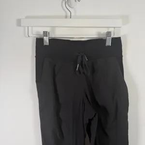 Lululemon Dance Studio Mid Rise Jogger Pants Full Length‎ Black Travel Womens 2 thumbnail 3