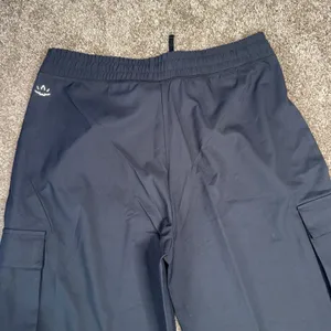 Beyond Yoga City Cargo Pants Women L Black NEW Wide Leg NW1241 Athleisure thumbnail 7