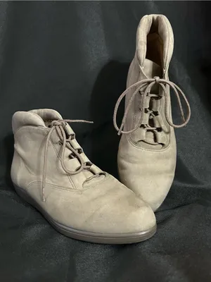 Rockport Women’s Light Grey Suede Look Lace-Up Ankle Boots SZ 7 thumbnail 1