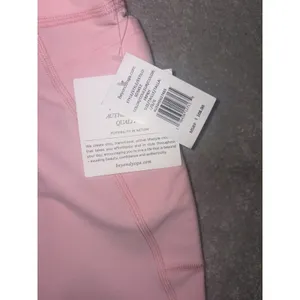 Beyond Yoga Spacedye High Waisted Midi Leggings Fresh Pink Heather Size L NWT thumbnail 7