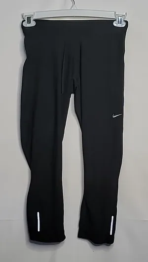 Nike dri fit pull on black workout legging capris sz Medium thumbnail 1