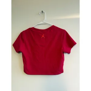 Jordan Flight Womens Red Cropped T-Shirt Tight Fit Short Sleeve Logo M‎ 3369 thumbnail 3