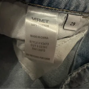 Vervet wide leg distressed light wash denim jeans size 29 thumbnail 8