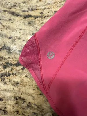 Sonic pink Lululemon hotty hot shorts 2.5 size 4 low rise thumbnail 3