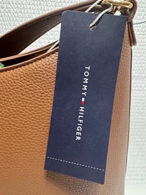 Tommy Hilfiger Women's Brown Leather Shoulder Bag with Gold Logo Accent thumbnail 7