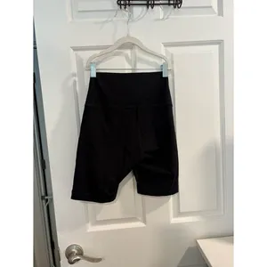 Everlane Women's Black the performance high rise bike short thumbnail 5