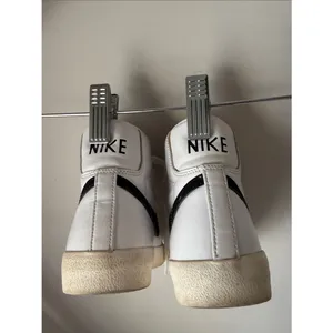 Nike Blazer Mid ‘77 Vintage White Black Leather Sneakers Women’s 7 thumbnail 7
