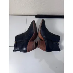 Tory Burch Leather Ankle Booties Women Size 8 Black Block Heel‎ Minimalist Chic thumbnail 3