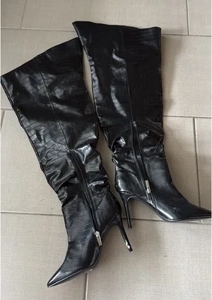 Black Thigh High Heeled Boots Size 8 thumbnail 1