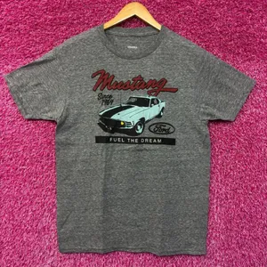 Ford Mustang Classic Car T-shirt size medium thumbnail 1
