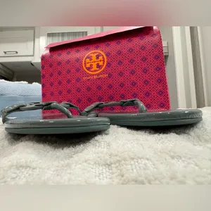 Tory Burch Soft Patent Leather Miller Sandals, Arctic Blue, Sz. 8.5 LIKE-NEW! thumbnail 9