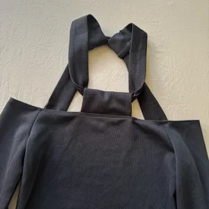 Hanging Neck Off thumbnail 9