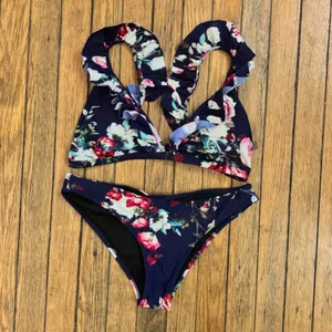 Cupshe Floral‎ Ruffle Bikini Swimsuit Two Piece Bathing Suit Medium thumbnail 10